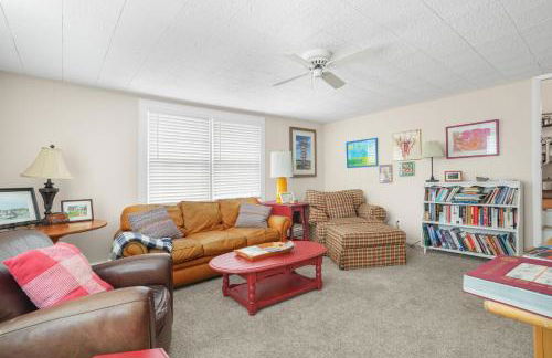 Artist Apartment - Idyllic villa steps from Town & the waterfront! - Foto 5