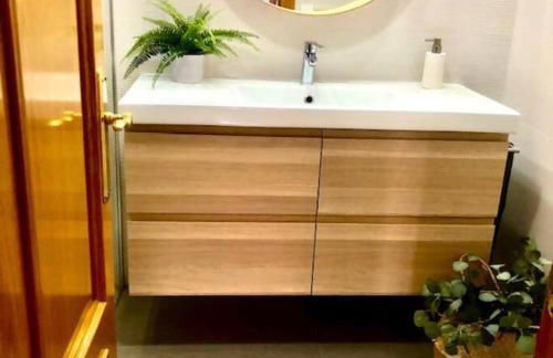 NUEVO! Con piscina a 2 minutos estación tren AVE. - Foto 39