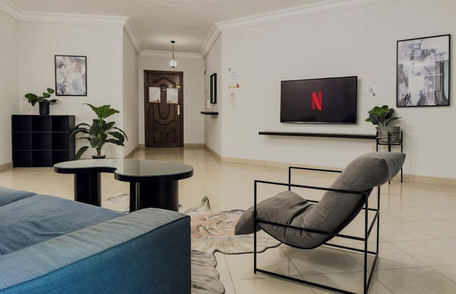 Distinct & Decent 2 BDR Apt. Steps From Nightlife and Airport - Foto 1