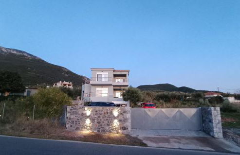 Evilenia Luxury Apartments - Photo 13