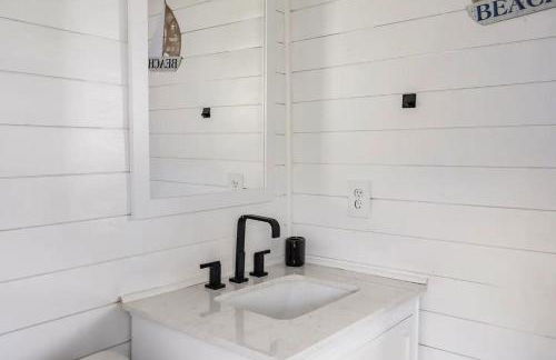 Peaceful Lydia Hide-O-Way - New Pool & Near Beach, Breakfast, Spa & Go-Karts! - Foto 44