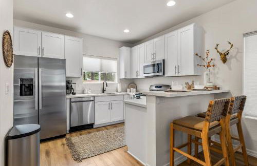 Elegant New Construction Bungalow with Scenic Forest Views - Photo 20