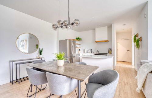 The Cascadia Retreat - Luxury Home - 90 WalkScore - Photo 13