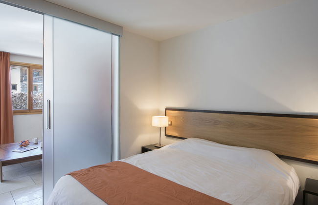 1 bedroom Apartment in Saint-Chaffrey with swimming pool and garden - Photo 5