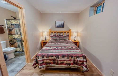 The Lodge at Hocking Hills - 2 Hot Tubs - 6 acres - Lake access - Photo 16