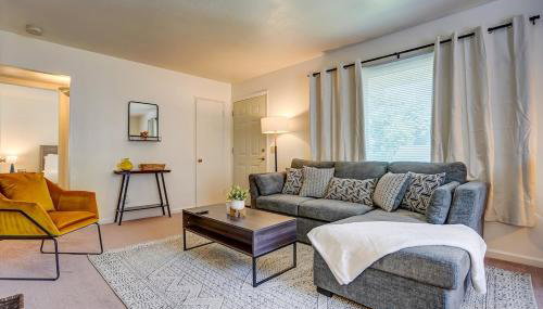 30 Day Minimum - Entire House - Washer and Dryer and AC - Foto 1