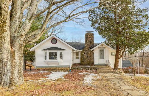 Home with Lake Views and Deck in New Jersey Highlands! - Foto 3