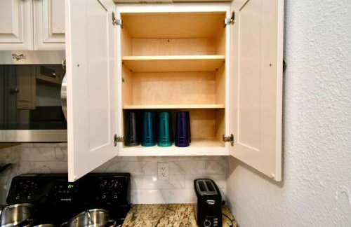 Cozy Cute Home 2BD and 1BR - Photo 20