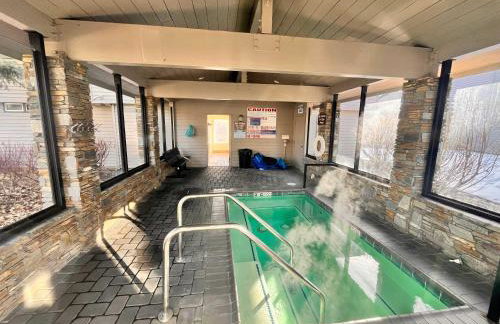 Snowcreek IV - Cozy Mammoth Ski Condo with Mtn Views and Hot Tub - Foto 5