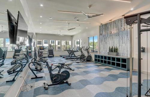 Landing Stunning 1BD Pool Clubhouse - Photo 18