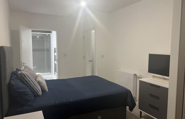 Riverside Retreat in Barking - Photo 3