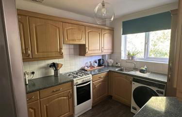 Entire 2 bed apartment - Up to 4 guest - 10 min from station & town centre - Foto 10