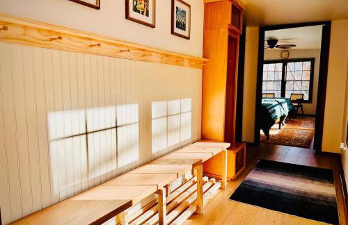 Ozran Cottage - a mid-century Lakefront getaway - Foto 4