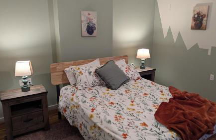 Relaxing Rustic Oasis II, Unit B - 6 minute walk to Downtown! Cyclists Welcome! - Foto 27