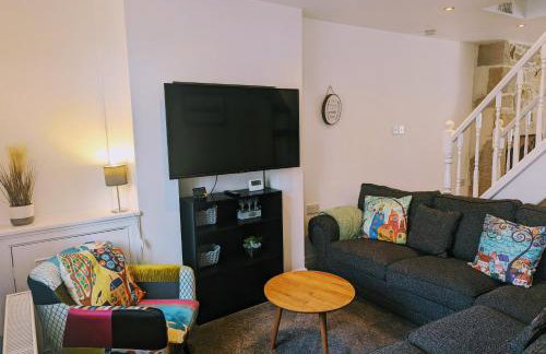 3 Bed City Home - South Facing Patio - 4-5 Beds - Foto 1