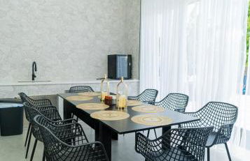 Designer Villa with Heated Pool, BBQ, Firepit, Ideal for Families & Groups - Photo 60