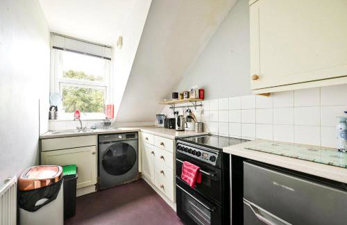 Lovely 3 Bed for Families, Contractors, Relocation - Foto 14