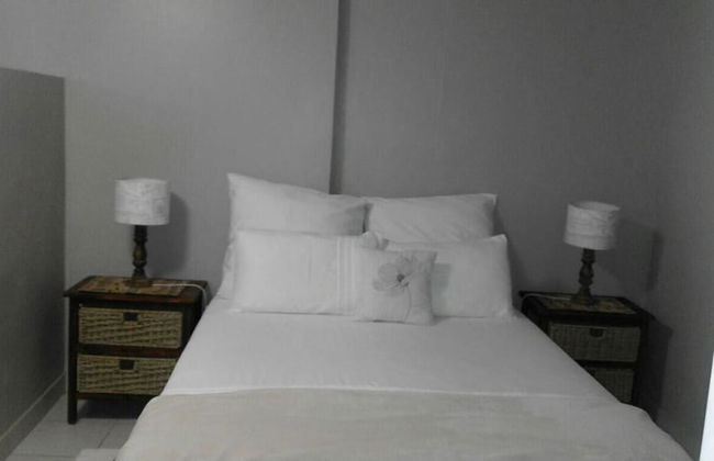 Beachfront Cabanas - Photo 3