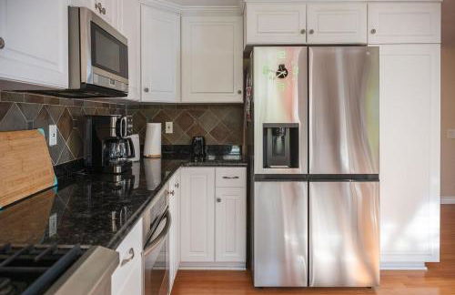 Beautiful Monterey Park Home With a View, Backyard and BBQ - Foto 13