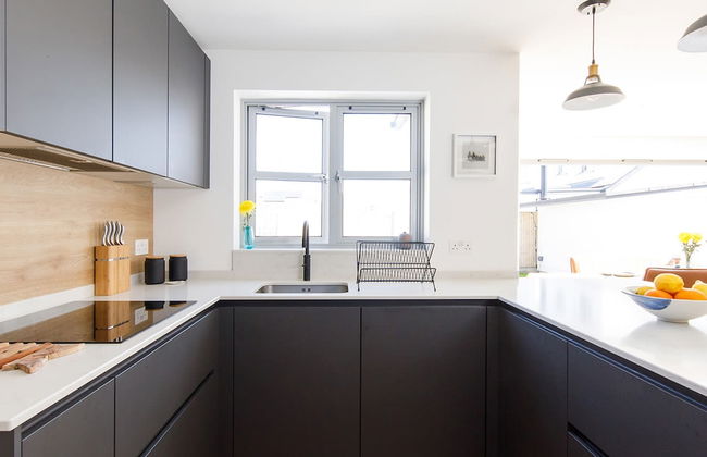 Delightful Seaside Hideaway 5 Mins to Beach - Photo 33