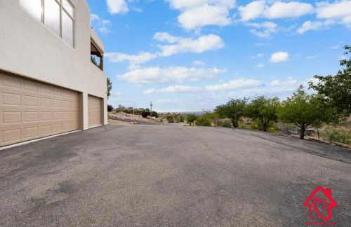 Elena's Sandia Sanctuary - An Irvie Home - Photo 62