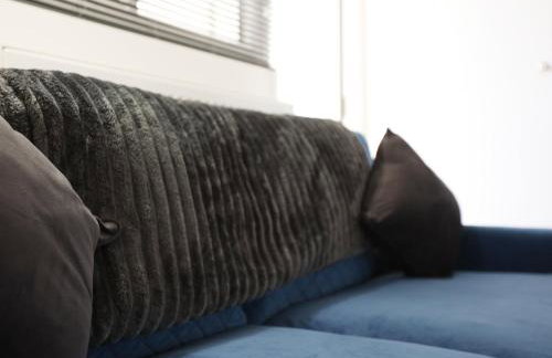 Comfortable Studio Apartment By N And N Stays Ltd, Peaceful Area Close to Cardiff Bay and Access Training Centre, Private Parking and Fast Wifi - Foto 25