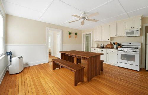 Salem 3 Bedroom with Gameroom, Balcony, Parking, and more - Foto 18