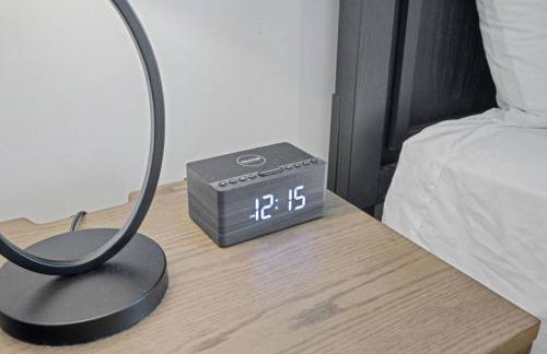 NEW Luxury Condo, Rooftop Terrace, EV Charger! - Foto 43