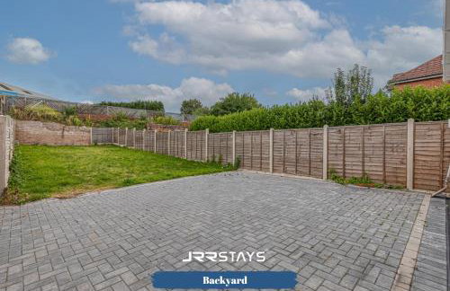 Tipton 3 Bedroom House Garden Sleeps 7 - JRR Stays - Foto 41