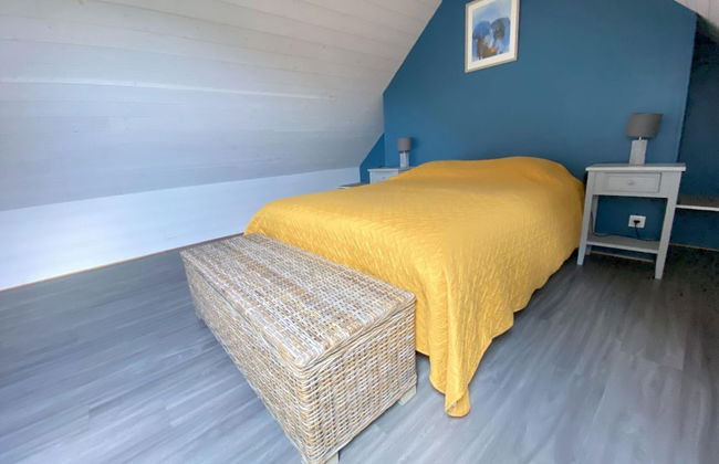 Holiday Home in Plogonnec Near Sandy Beaches - Foto 4