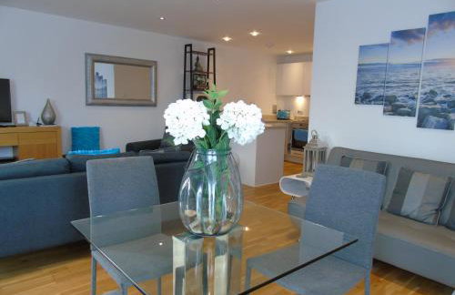 Seaview, Luxury apartment, 2 min walk to Porth Beach - Foto 6