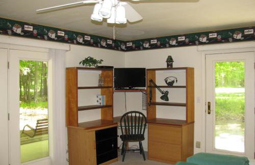 Lake Access! Twin Birch Resort - The Brown Bear - Foto 32