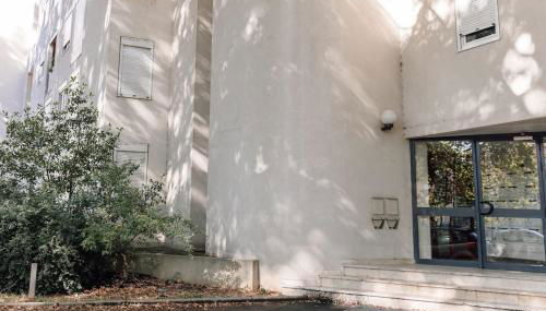 Studio design rénové/ Berges du Rhone - Photo 5