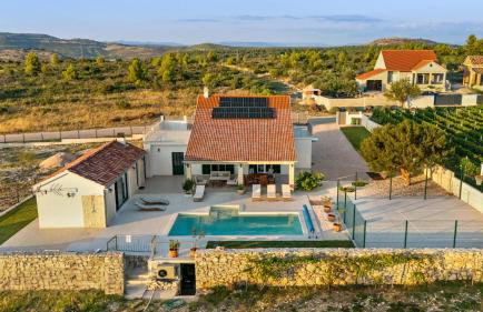 Villa MilaMar by Villas Guide - Photo 8