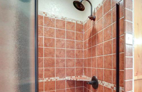 Papas Lakefront Hideaway - Photo 14