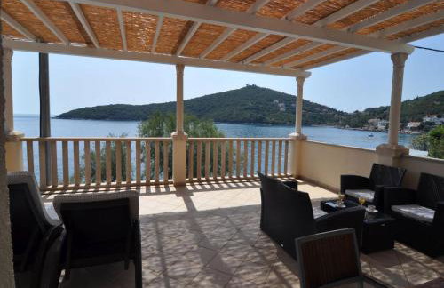 Holiday home Marina- beachfront, sea view and free parking - Photo 32