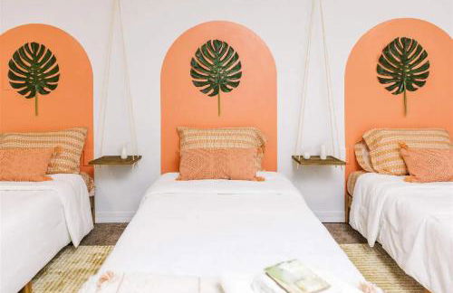 Indy Palm Pad with Patio & Tiki Bar-Mid-Century Charmer-Family Friendly - Foto 2