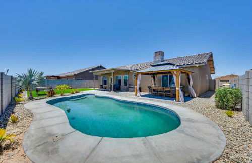 Pet-Friendly Yuma Home with Private Yard and Pool! - Foto 1