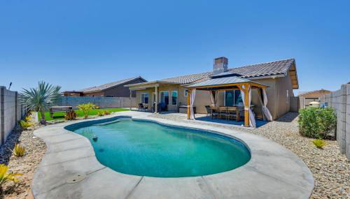 Pet-Friendly Yuma Home with Private Yard and Pool! - Foto 1