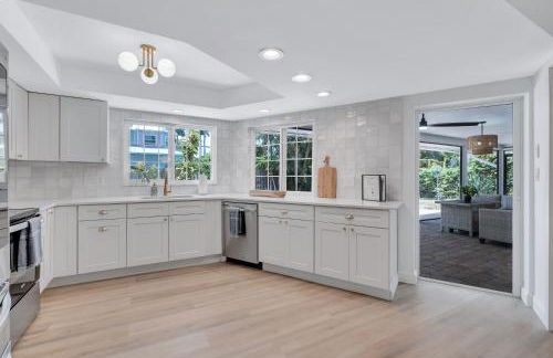 Serene Pool & Spa Home near Beaches & Downtown - Foto 20