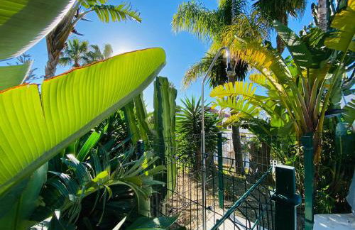 Apartments with tropical garden and sea water pool - Foto 76
