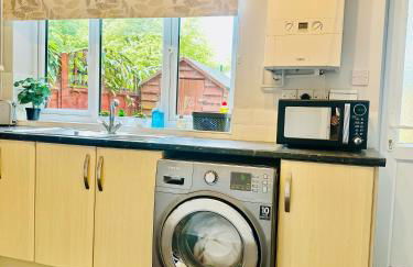 Townhouse in Derby - Photo 9