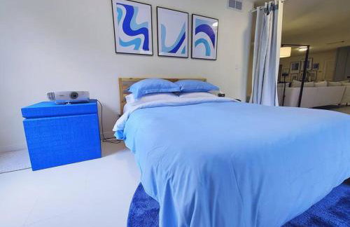 [L] House of Blues minutes KU/Mass & Shopping - Photo 15