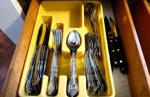 Cozy Luxury - King Bed, Coffee Bar, Sleeps 5 - Foto 33