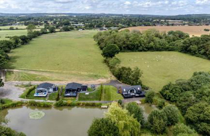 Nestledstays- The Lake House - Foto 41