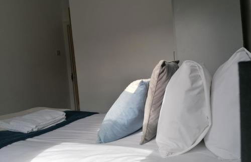 Chester 4 Bedroom House, Contractors & Leisure by Rework Accommodation - Photo 49