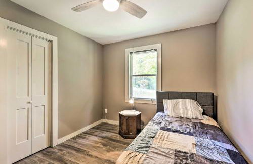 Near Hiking and Wineries! Newland Retreat with Creek - Foto 24