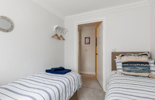 Modern, comfy Town centre gem, near beach, parking - Foto 10