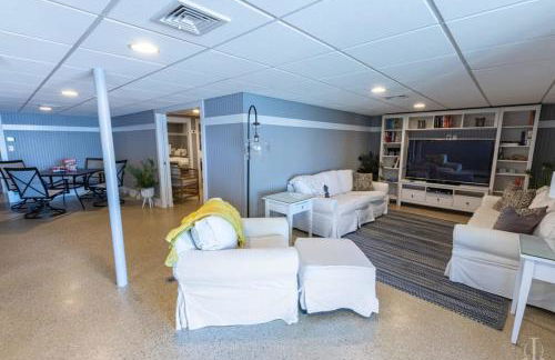 Beautiful Home 30 Feet from the Sand at Spofford Lake! - Foto 37