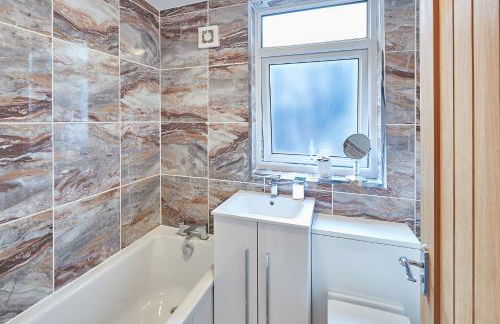 Saltburn Centre 3-Bed 3-Bath Apartment - Foto 18